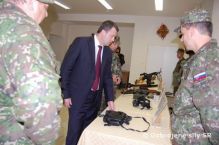Minister obrany navtvil levick prpor