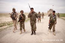 Poradcovia v Afganistane v spolonch opercich s Afgancami