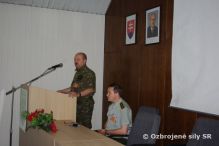 Minister obrany poakoval profesionlnym vojakom za pomoc pri povodniach