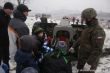 Vojaci odpálili z nábrežia 20 novoročných sálv