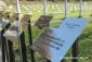 Položenie vencov na vojnovom cintoríne v Trenčíne-Kubrej